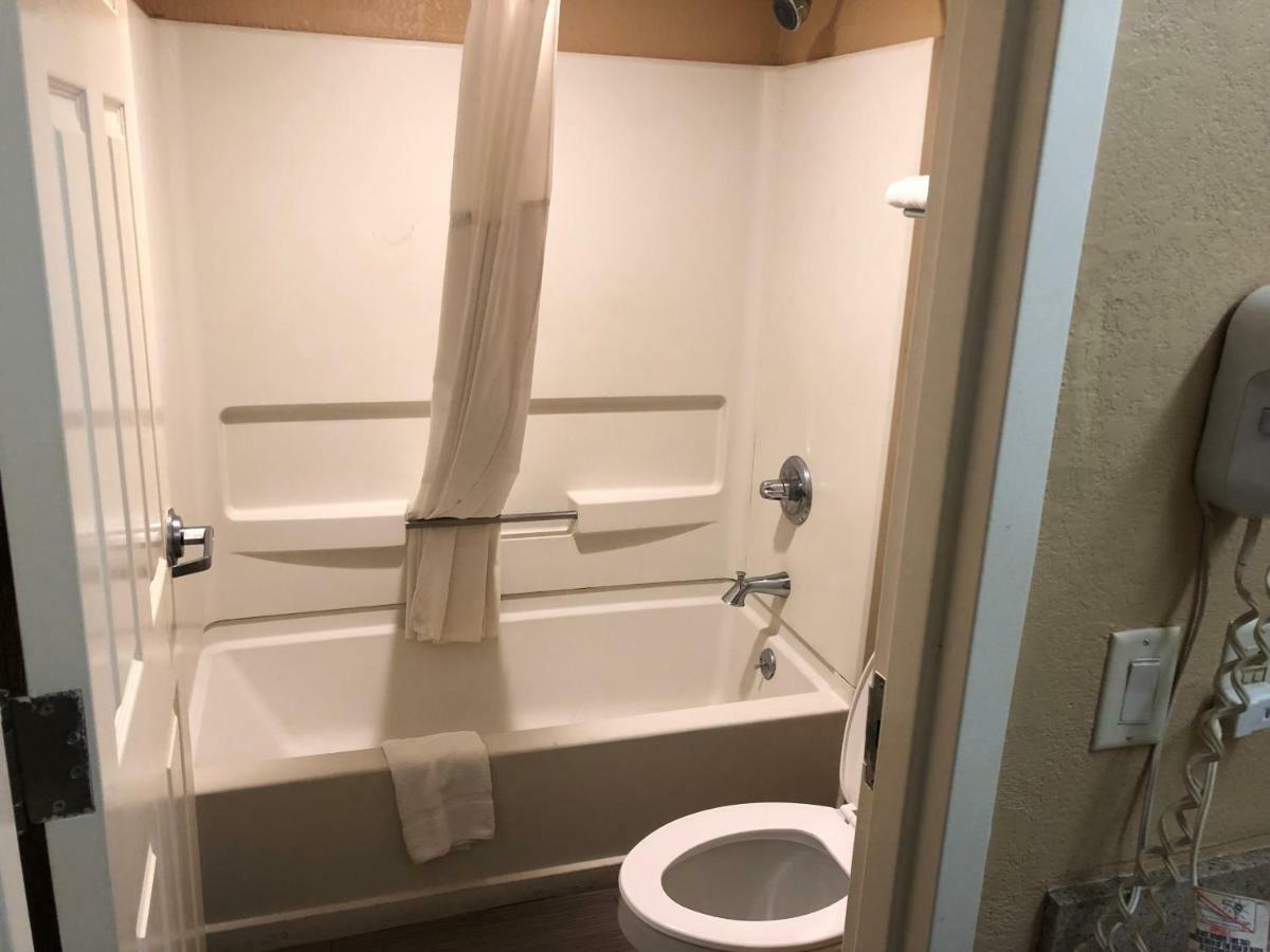 Days Inn By Wyndham Columbus Extérieur photo
