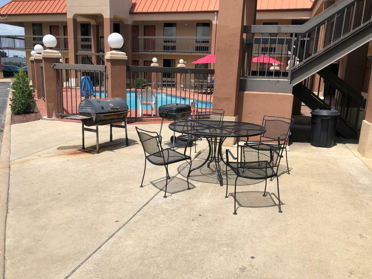 Days Inn By Wyndham Columbus Extérieur photo