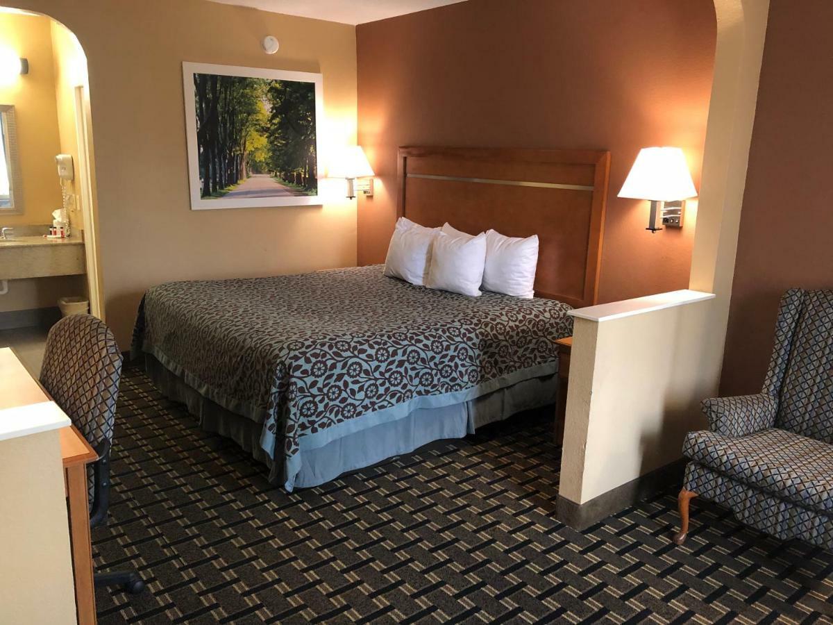 Days Inn By Wyndham Columbus Extérieur photo