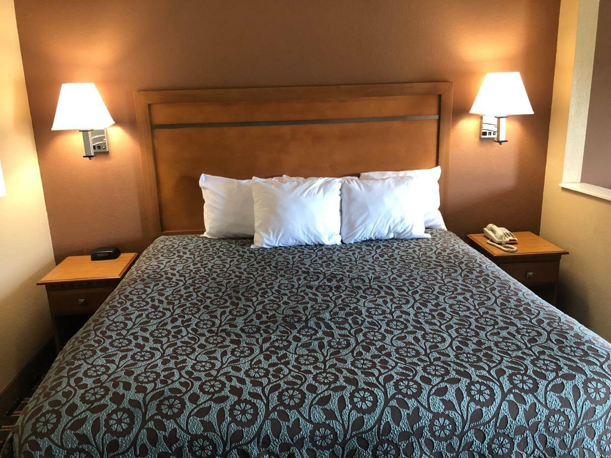 Days Inn By Wyndham Columbus Extérieur photo